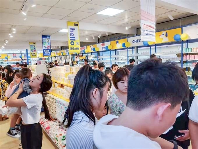 OHWOW Henan Fast Fashion Dollar Store Was Opened in Henan